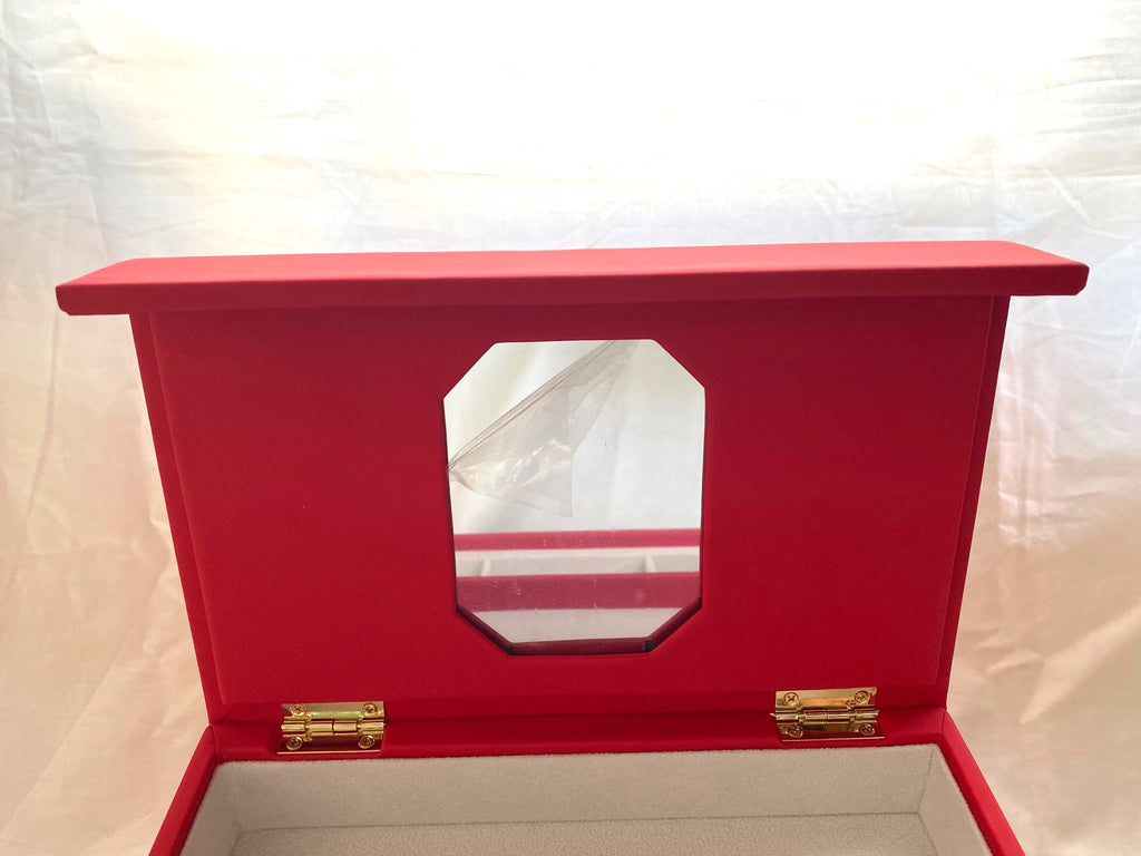 Boucheron 2022 Chinese New Year red packet & jewelry box