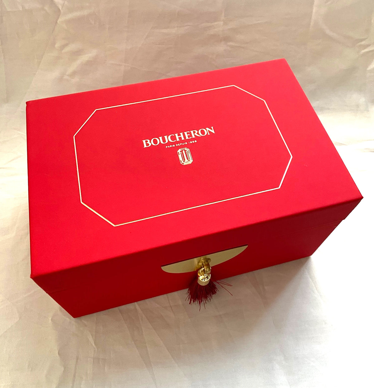 Boucheron 2022 Chinese New Year red packet & jewelry box