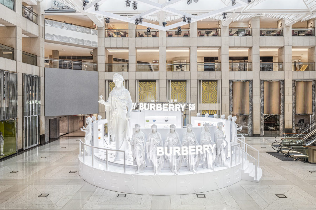 Burberry 2021 Olympia bag pop up event gift - roman sculpture candle