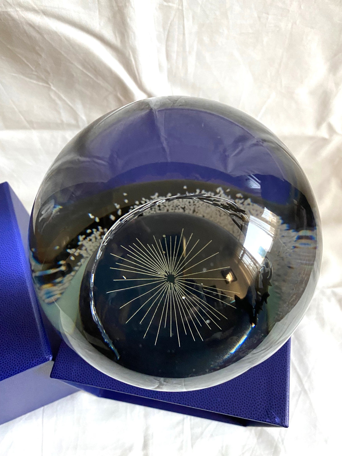 Chaumet 2022 Christmas tiara snow globe