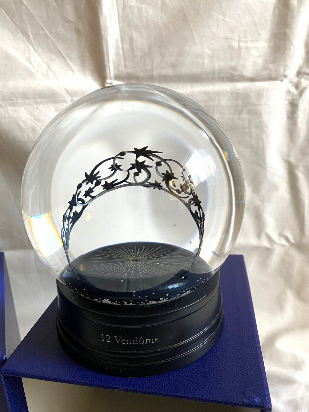 Chaumet 2022 Christmas tiara snow globe