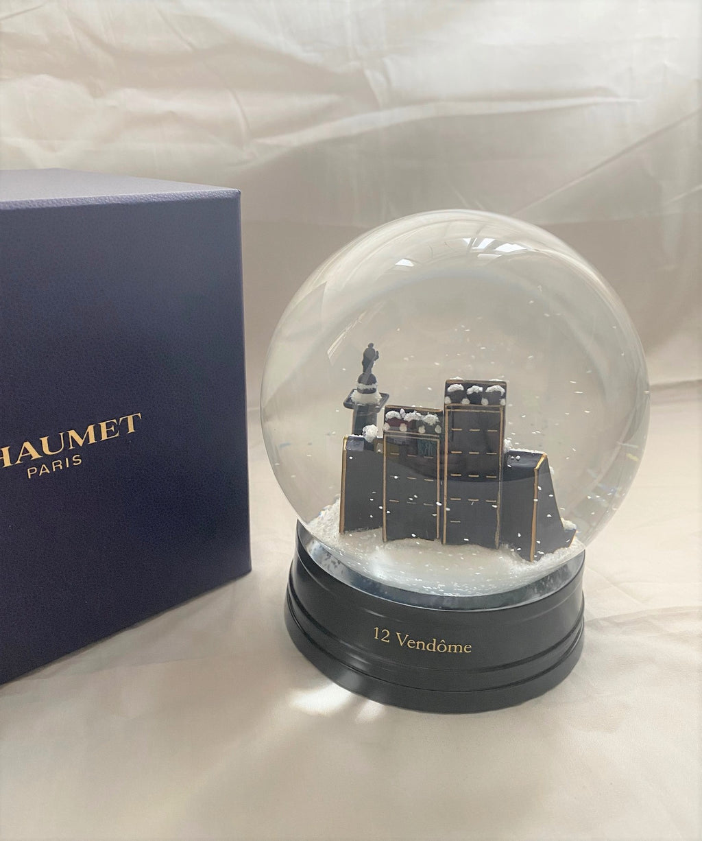Chaumet 2021 Christmas snow globe