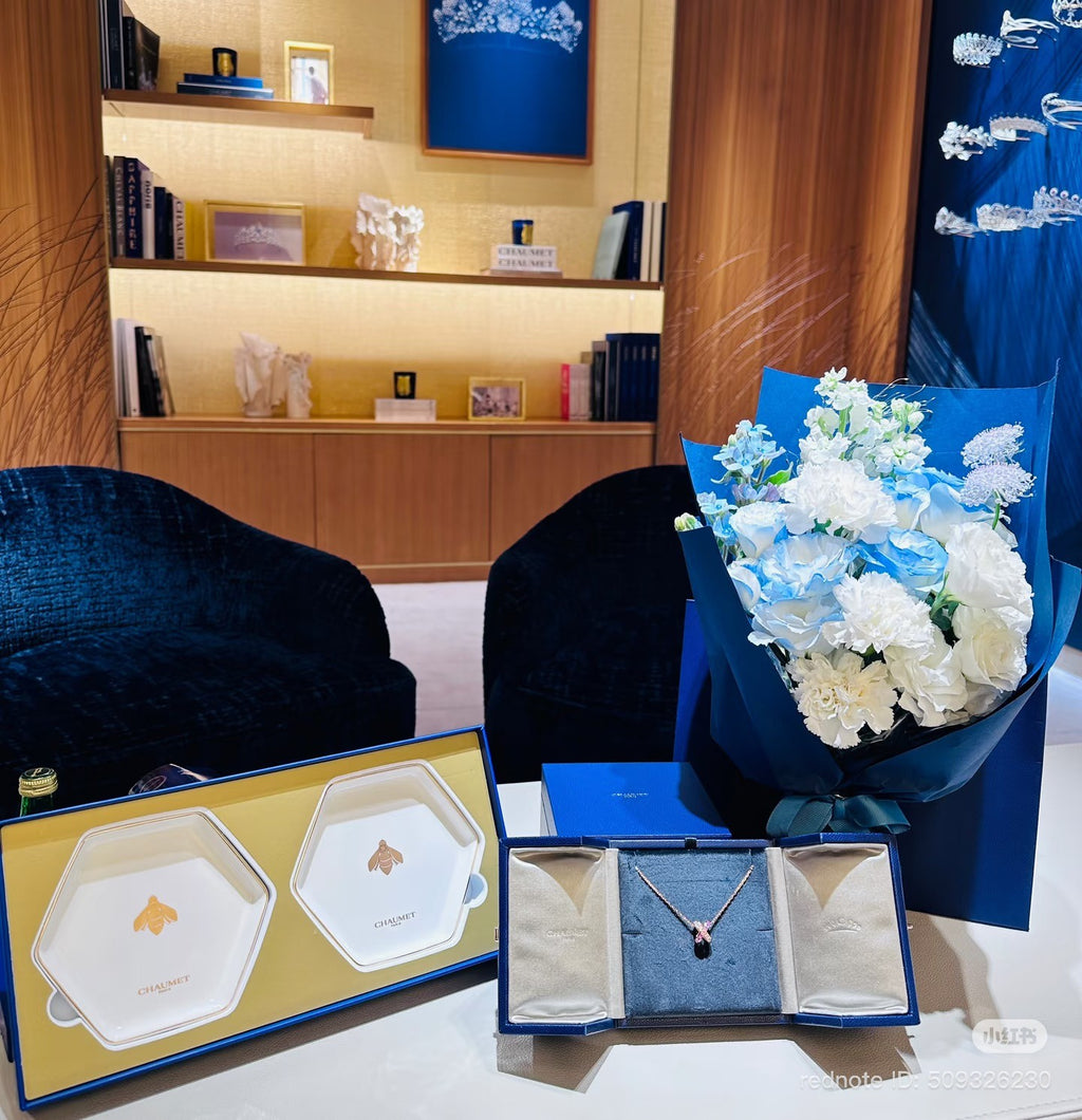 Chaumet 2024 Bee motifs ceramic trinket tray