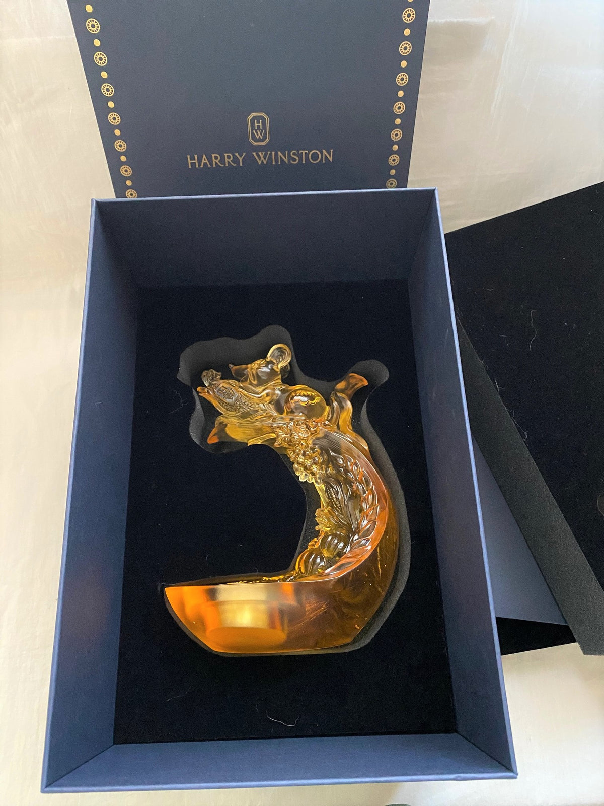 Harry Winston 2020 crystal glass rat candle holder