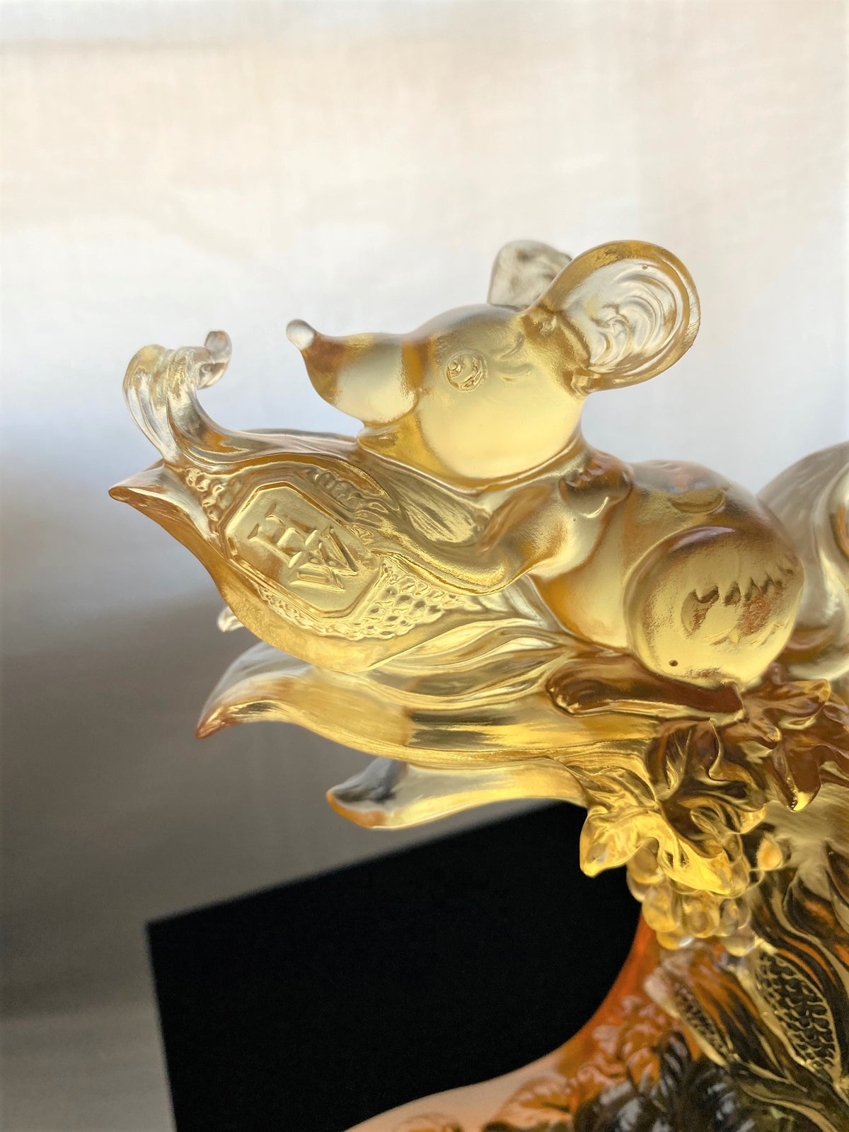 Harry Winston 2020 crystal glass rat candle holder