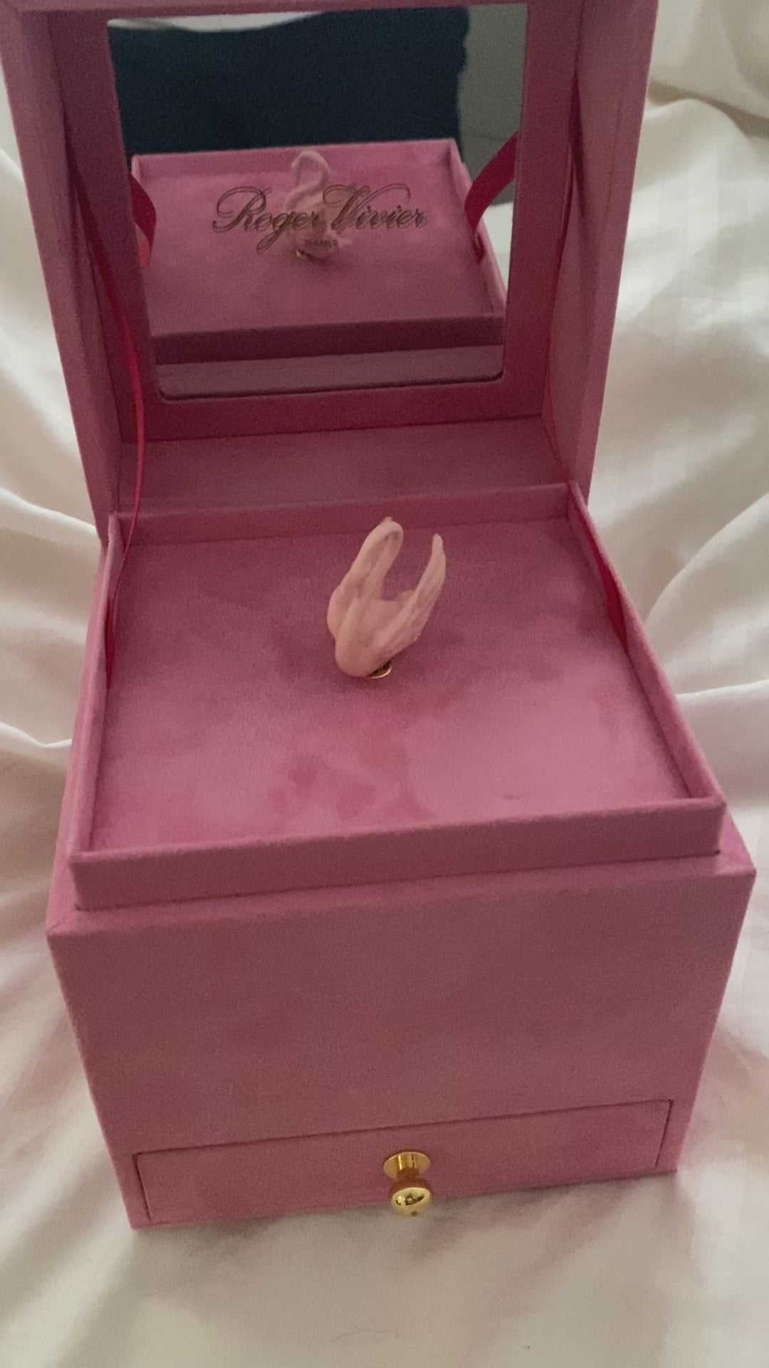 Roger Vivier 2022 Mid-Autumn festival swan music & jewelry box