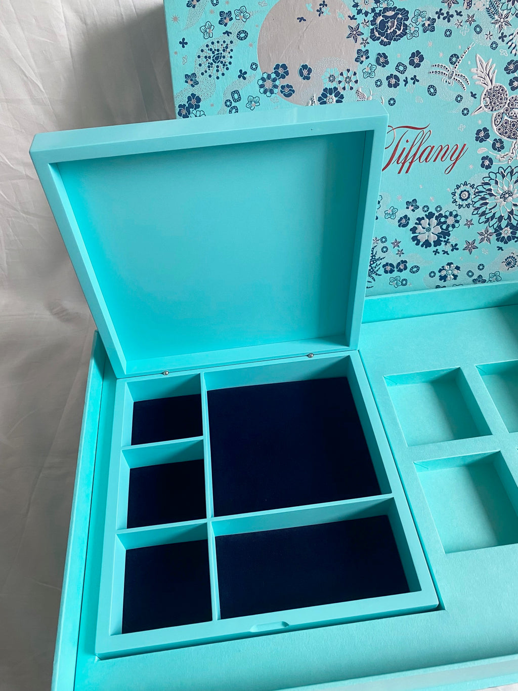 Tiffany & Co 2024 Mid-Autumn Festival bird on a rock jewelry box