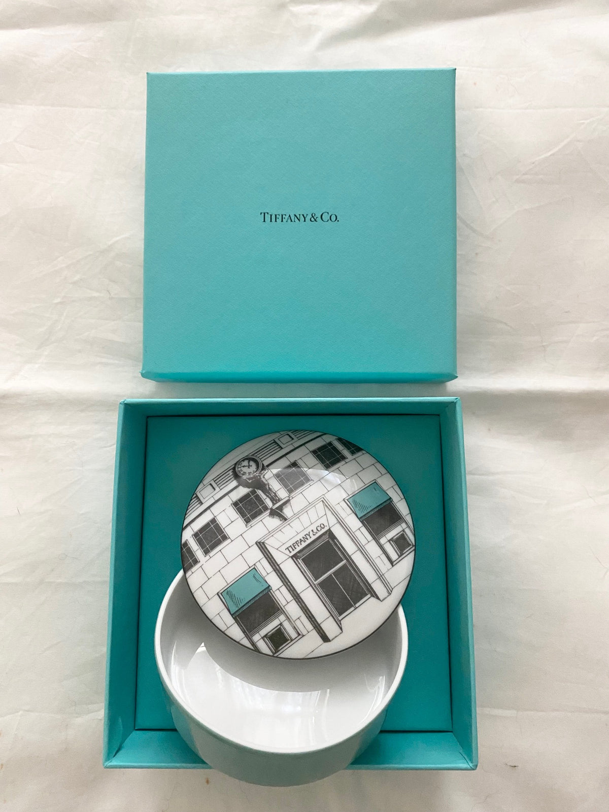 Tiffany & Co NYC flagship motif porcelain trinket box