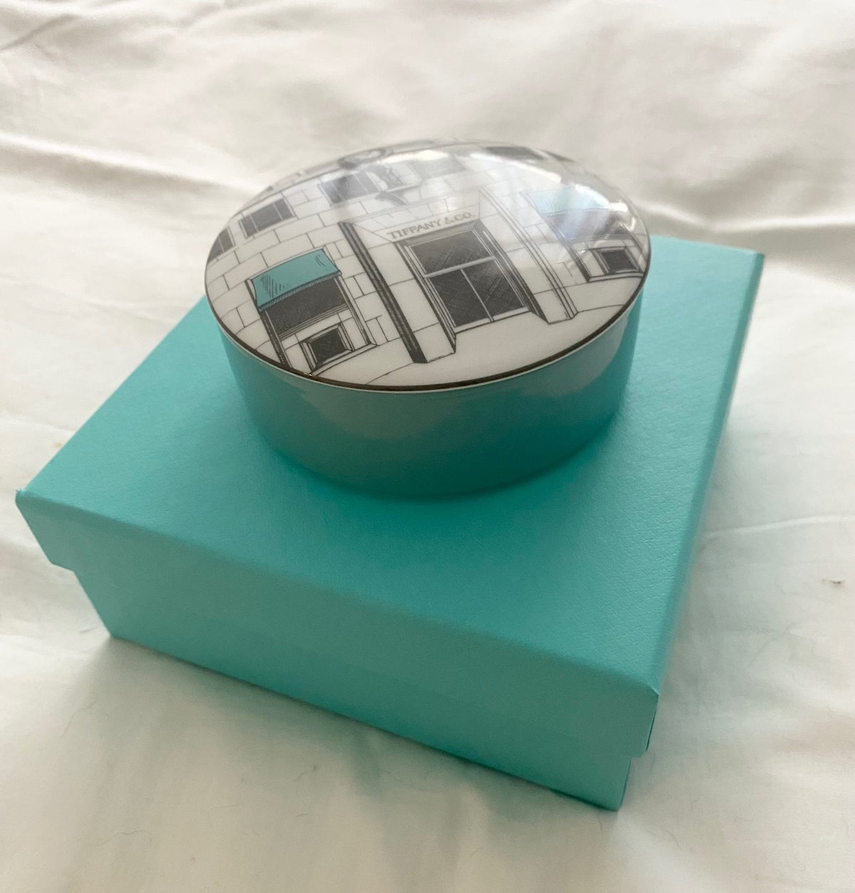 Tiffany & Co NYC flagship motif porcelain trinket box